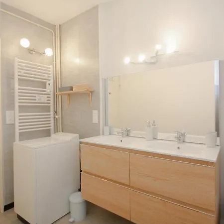 Coquet Appartement Type 2 De 56 M² En Centre Ville Briancon  Exterior photo