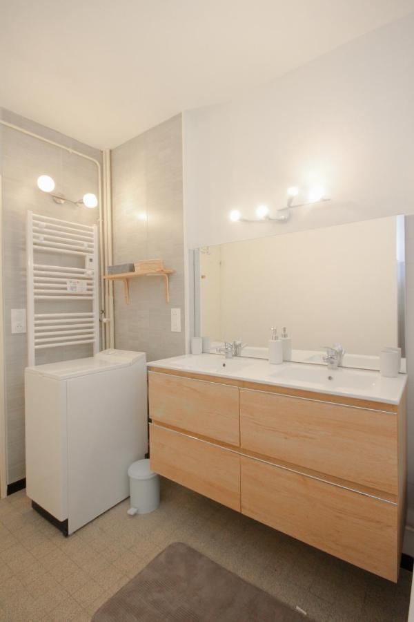 Apartment Coquet Type 2 De 56 M² En Centre *